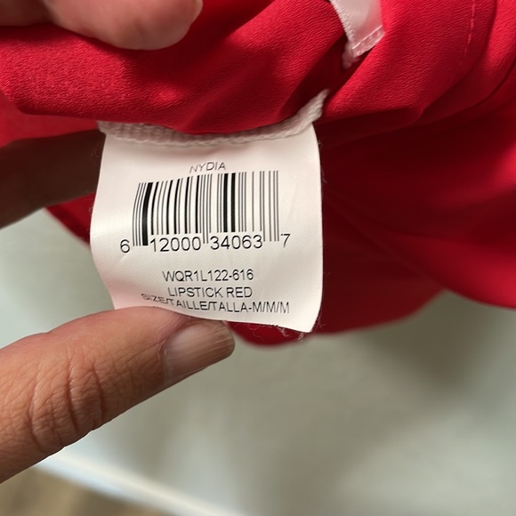 πHPπ BCBGMAXAZRIA Nydia top in Lipstick Red - Picture 5 of 7